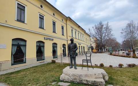 magyarország szobor