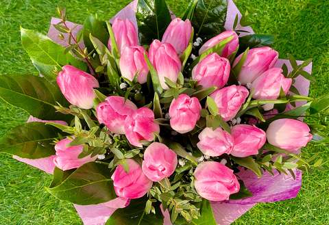 címlapfotó tavaszi virág tulipán virágcsokor és dekoráció