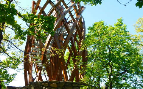 Kilátó a Folly Arborétumban, Badacsonyörs