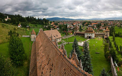 Gyergyószárhegyi Lázár-kastély és környéke