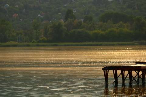 Aranyban tündöklő Balaton
