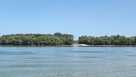 Neszmélynél komp kikötő a Szlovákokhoz