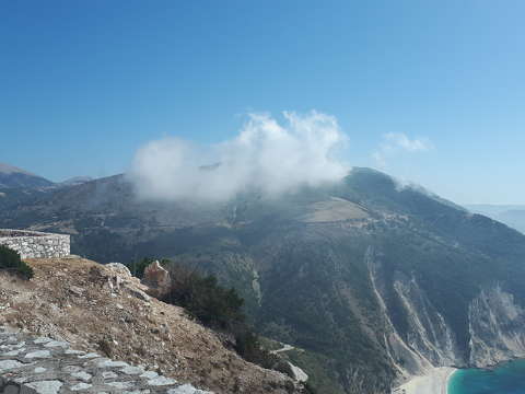 Felhő Myrtos Beach felett