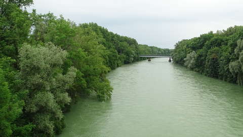 címlapfotó folyó híd nyár