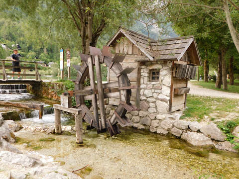 Jasna tónál, Szlovénia