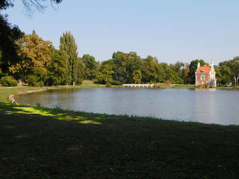 Dég, Festetics kastélypark, Holland ház, tó