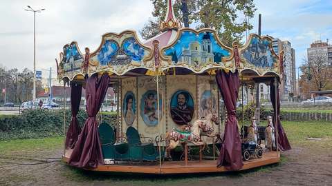 Gödöllő Karácsonyház körhinta