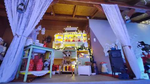 Dabas Eta néni háza