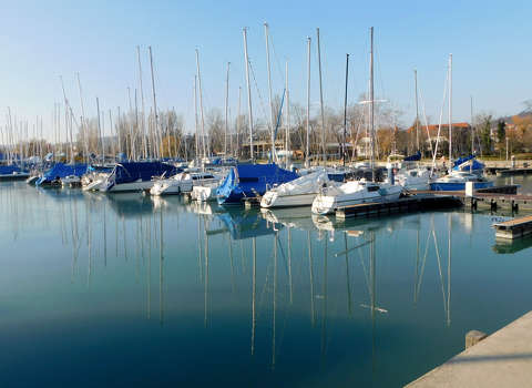 Balaton, Alsóőrs, vitorláskikötő, tükröződés