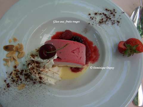 Glace aux fruits rouges