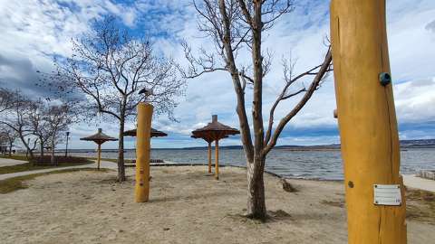 Velencei tó strand részlet