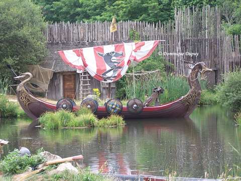 Drakkar viking au Puy du fou - France