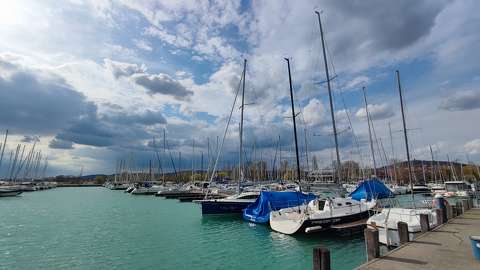 balaton kikötő magyarország tó