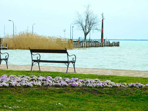 Balaton, Balatonalmádi