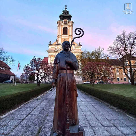 Robert Leeb apát szobra, Szentgotthárd