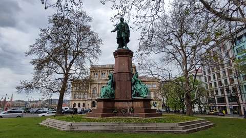 budapest magyarország szobor