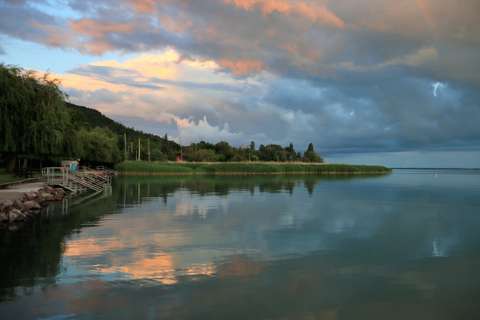ÉGI FESTMÉNY Balatonfűzfőn.