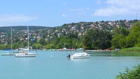 Balatonalmádi,