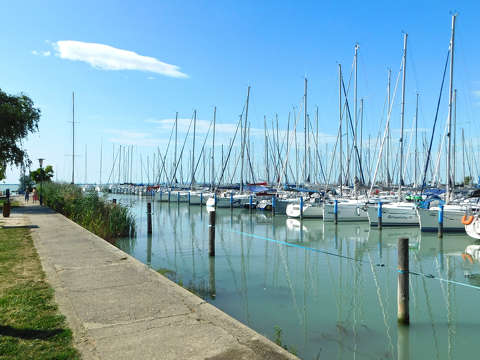 Balatonkenese - kikötő