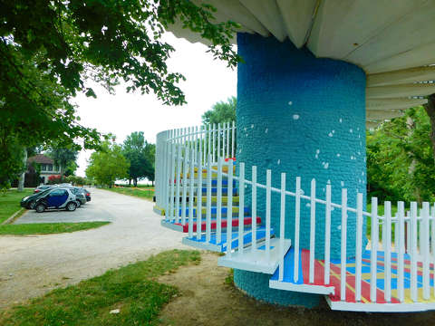 Balatonalmádi, színes lépcső