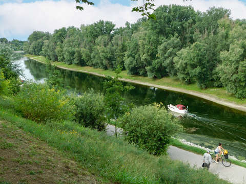 Baja, Sugovica folyó