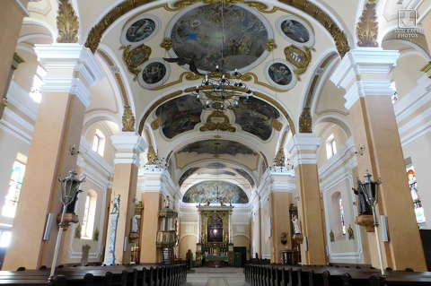 Szent László templom belső tér, Sárvár