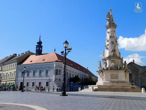 Szentháromság-szobor és tér, Budapest