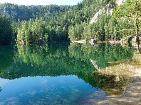 Csehország, sziklalabirintus - bányató - Adršpach