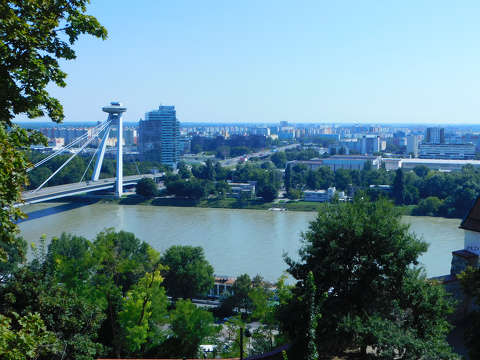 Pozsonyban UFO kilátó, híd - Szlovákia