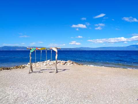 Njivice tengerpart