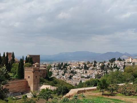 Kilátás az  Alhambraból Granadára