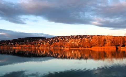 Balatonalmádi őszi ragyogásban.