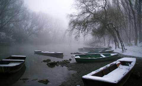 csónak címlapfotó köd tél