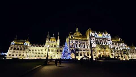 budapest dekoráció karácsony karácsonyfa