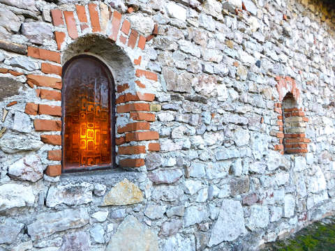 Középkori templomrom - Örvényes