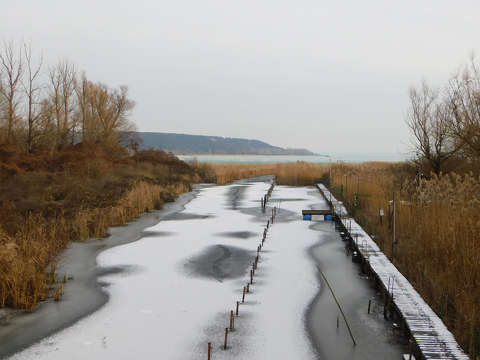 Balatonfűzfő, fagyott kikötő