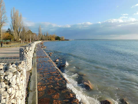 Balatonkenese