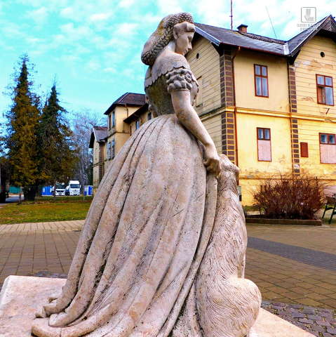 Erzsébet Királyné szobra Keszthelyen
