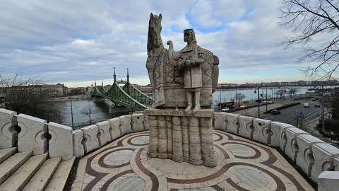 budapest magyarország szobor