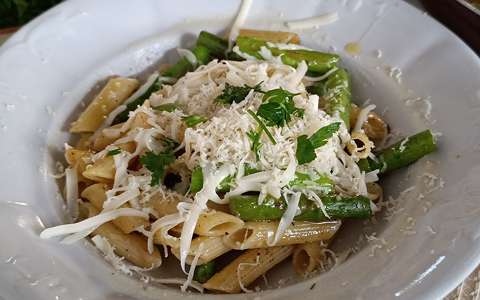 Parmezános, zöldspárgás penne