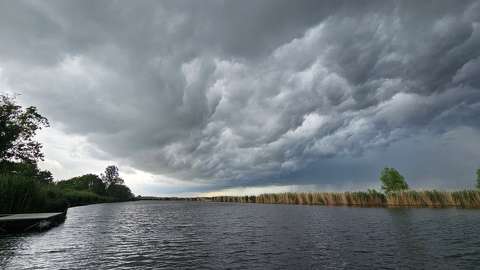 Vihar a Holt Tiszánál