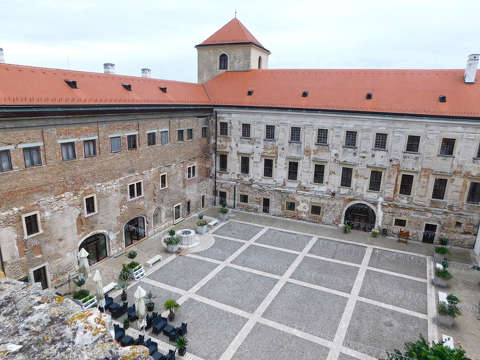 Thury-vár - Várpalota