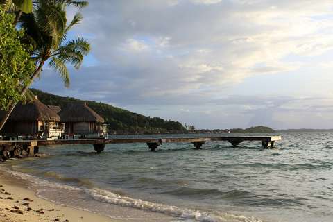Bora Borán a Hotel MaiTai strandján