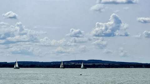 balaton felhő magyarország tó