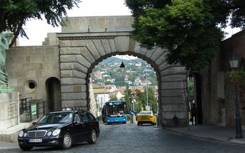 Bécsi kapu tér,Budapesti vár