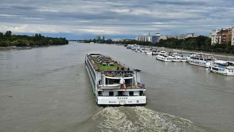 budapest duna folyó hajó