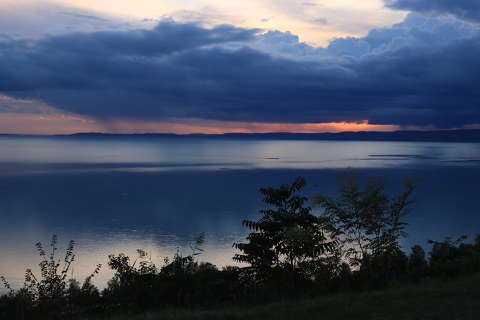 Viharos felhők Balatonakartattyán.
