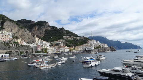 amalfi-part címlapfotó hajó olaszország