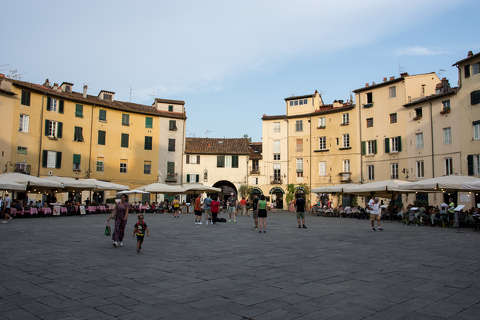 Lucca, Piazza Amfiteatro, Olaszország