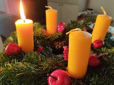 Advent első vasárnapja a hitet szimbolizálja